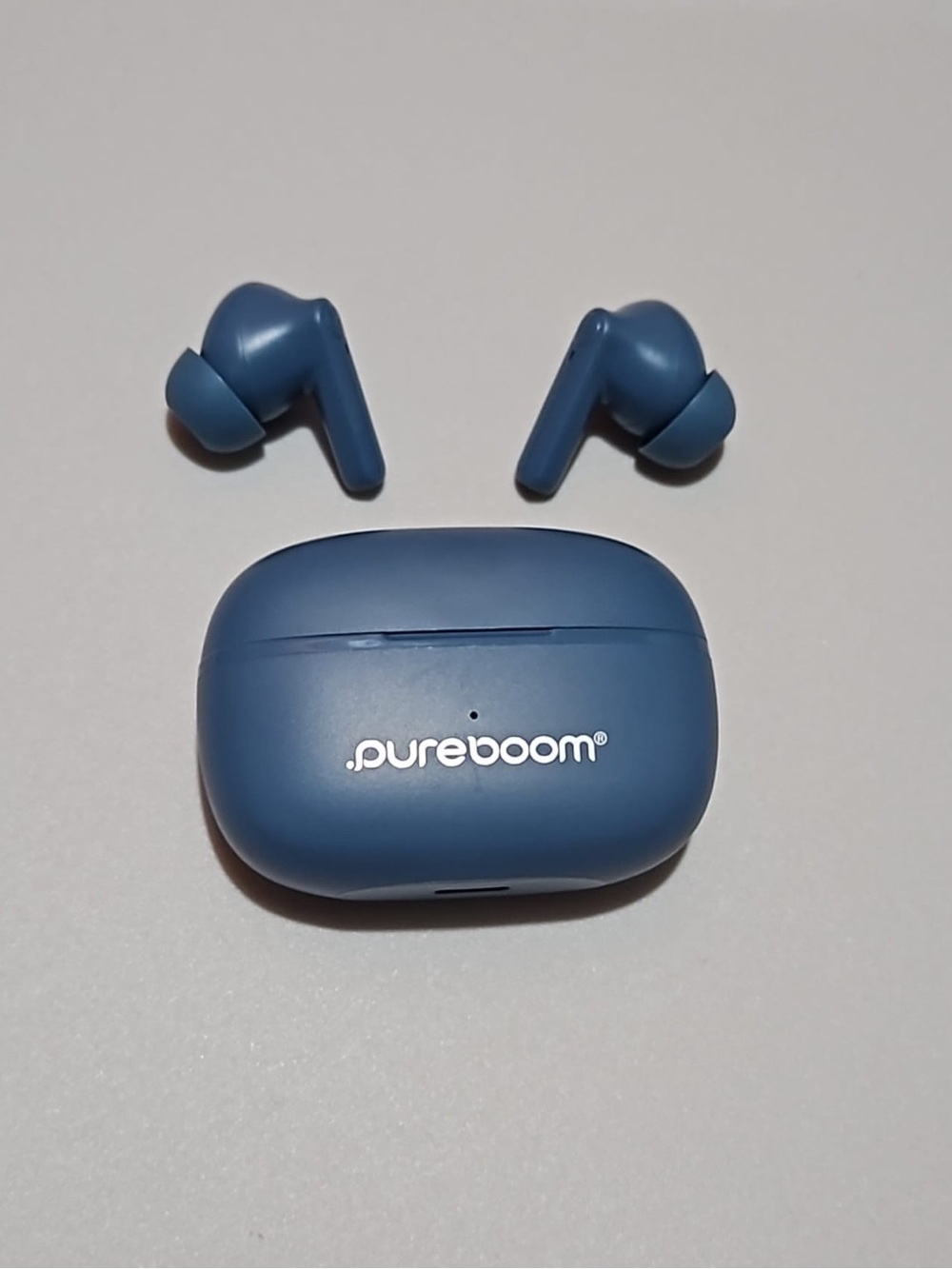 Pure boom blue Wireless Earbuds with Charging Case